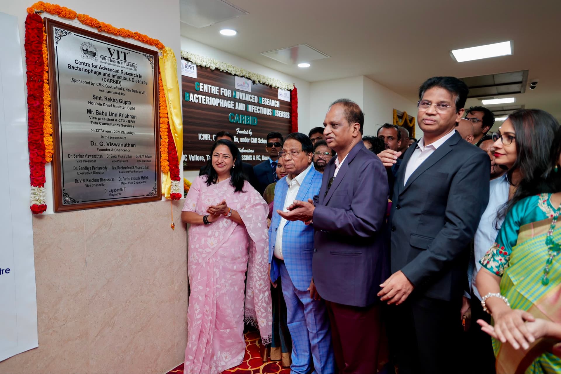 Delhi Cm Inauguration Vit Carbid