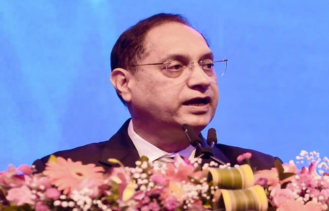 Sebi Reviewing Norms Disclosure Issue Proceeds Uti
