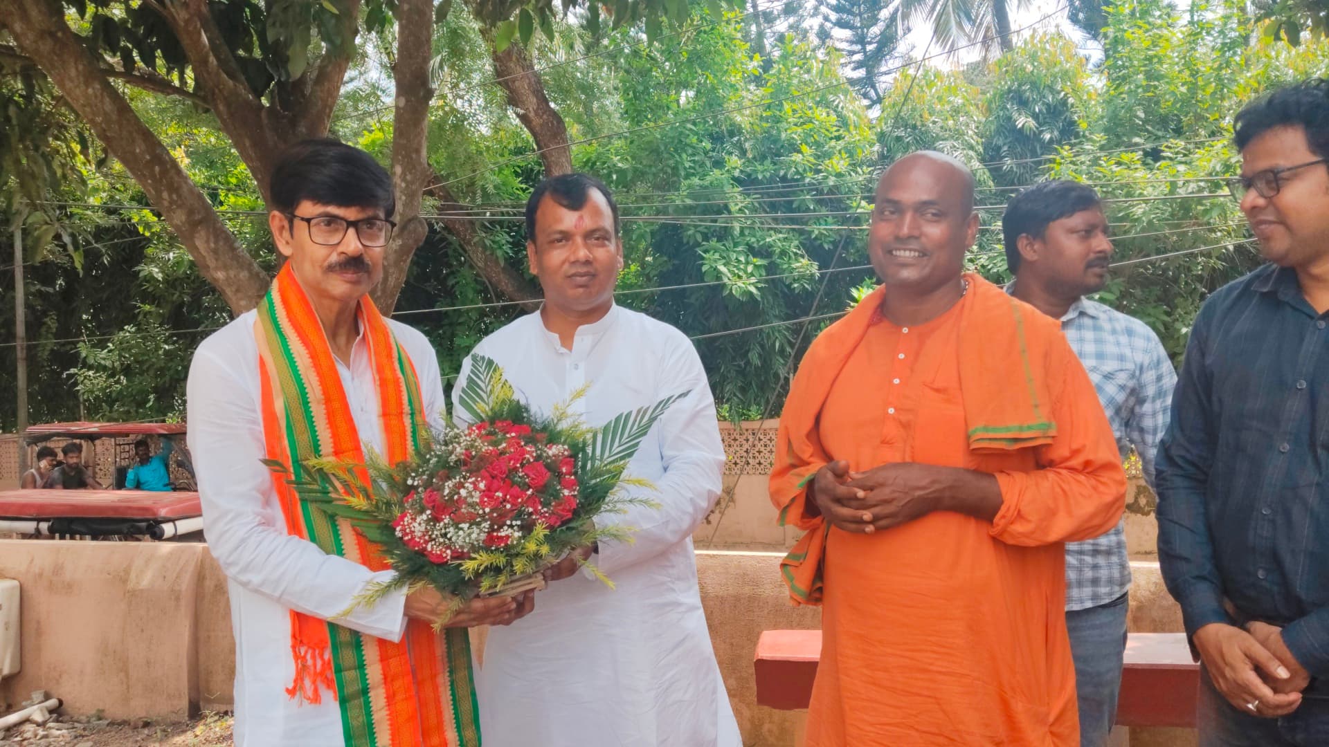 Kamarpukur Math Visit Minister