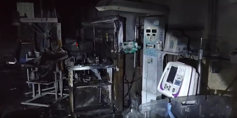 Massive fire at Amravati government hospital; 3 newborns dead.