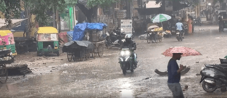 Heavy rain lashes Delhi-NCR, several districts on red alert