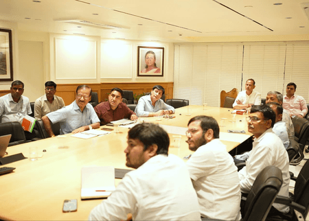 Delhi: Minister Ravinder Indraj Singh inputs for Bawana projects to PWD