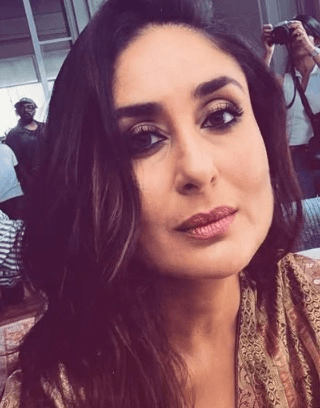 Kareena Kapoor shares a glimpse from her day at work with a glam selfie