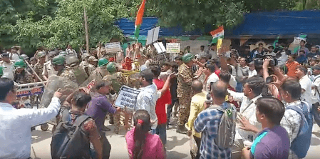 Bihar students march towards CM’s residence over TRE-4 issue, clash with cops