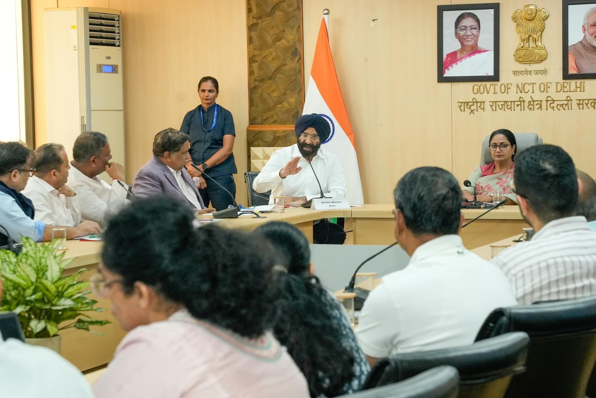 Cm Met Nirman Udyog Bachao Mor