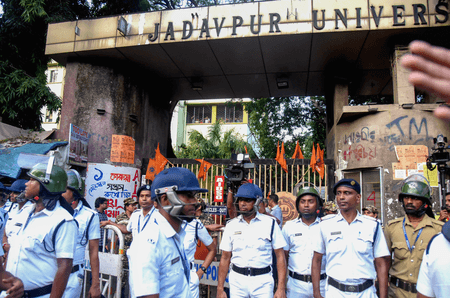 Bengal: Senior police officer visits Jadavpur University to probe clashes, graffiti