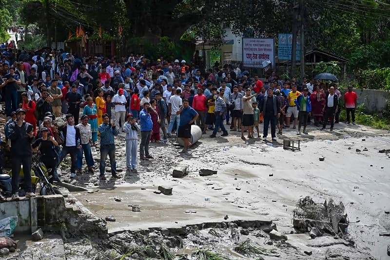 Nepal flash floods: Death toll climbs to 162; search, rescue Ops intensify (Ld)