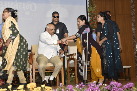 Gujarat leaders extend Raksha Bandhan greetings; stress sibling bond, women empowerment