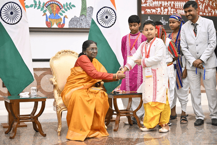 Tripura students celebrate Raksha Bandhan with Prez Murmu at Rashtrapati Bhavan