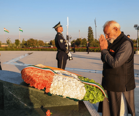 PM Modi lays wreath at Tashkent's Yangi Uzbekistan Park