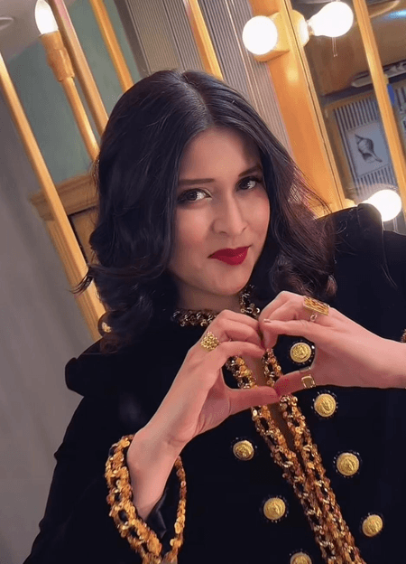 Mannara Chopra gets body-shamed over dance video