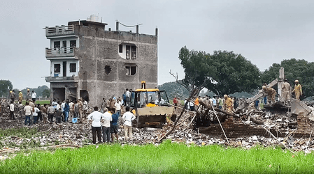 11 dead, five hurt as blasts rock UP firecracker unit (Lead)