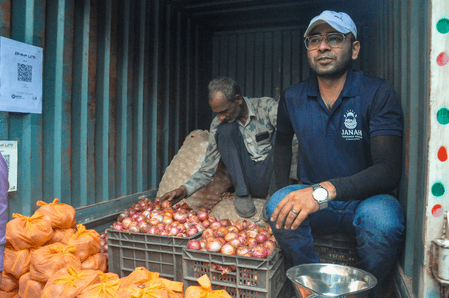 669 metric tonnes onions sold at Rs 35 per kg, Rs 210 crore paid directly to 3,400 farmers: Govt