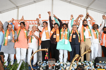 BJP launches 'Ballari Chalo' march; Yediyurappa vows to uproot Karnataka govt