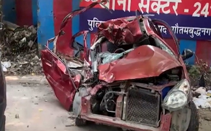नोएडा में सड़क दुर्घटना में दिल्ली के चार युवकों की मौत, मुख्यमंत्री योगी ने जताया दुख